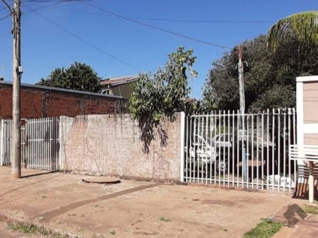 Casa-Térrea em Vila Cidade Morena