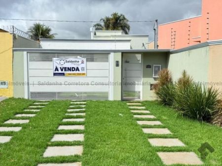 Casa-Térrea em Loteamento Guanandi II