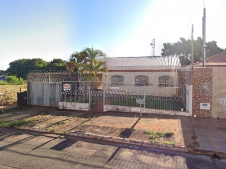 Casa-Térrea em Caiçara