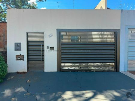 Casa-Térrea em Jardim Columbia