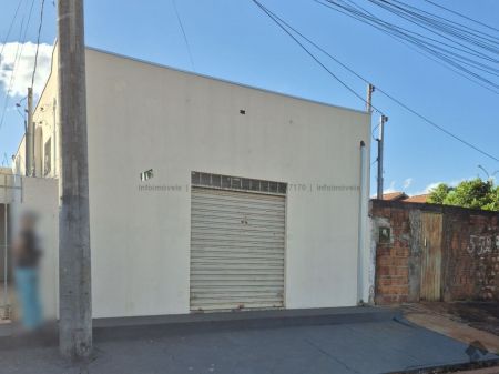 Casa Comercial em Jardim Aeroporto