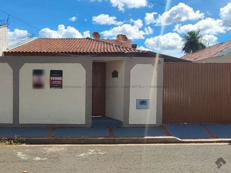Casa-Térrea em Arnaldo Estevão de Figueiredo