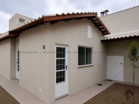 Casa-Térrea-Condomínio em Nova Lima
