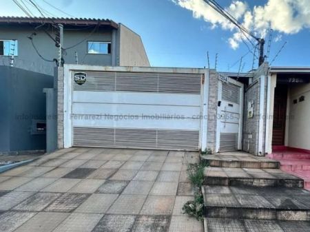 Casa-Térrea em Vila Carlota