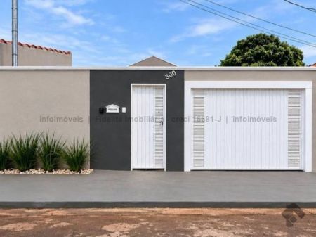 Casa-Térrea em Aero Rancho