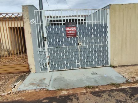 Casa-Térrea em Coophatrabalho
