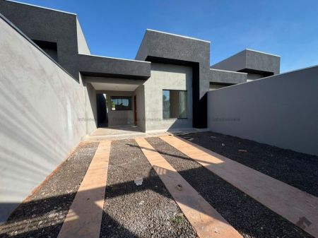 Casa-Térrea em Aero Rancho