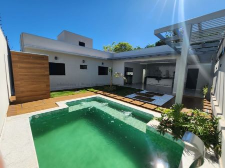Casa-Térrea em Jardim Seminário
