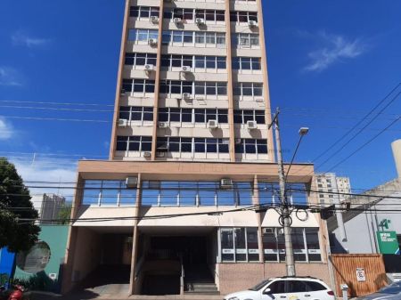 Sala / Salão / Loja em Centro