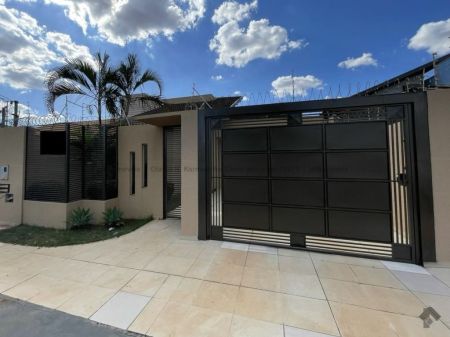 Casa-Térrea em Rita Vieira