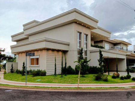 Sobrado-Condomínio em Pq. Residencial Damha III