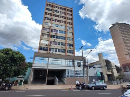 Sala / Salão / Loja em Centro