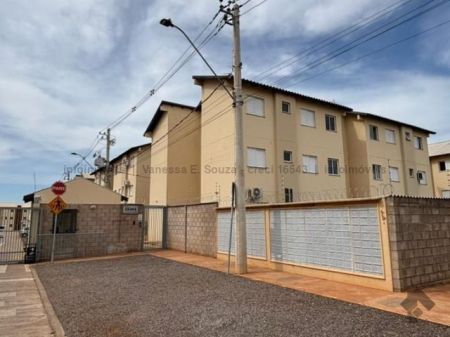 Apartamento em Jardim Centenário