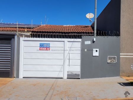 Casa-Térrea em Jardim Santa Emília