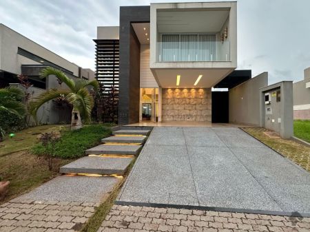 Sobrado-Condomínio em Residencial Alphaville II