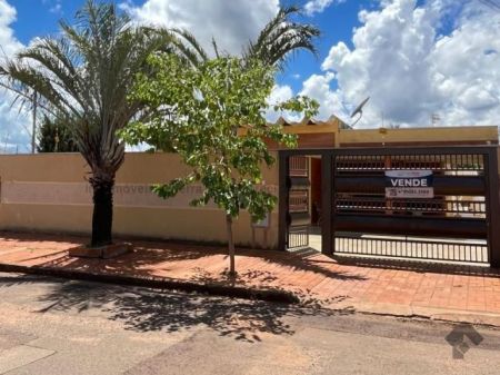 Casa-Térrea em Nova Campo Grande