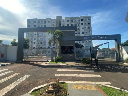 Apartamento em Vila Carlota