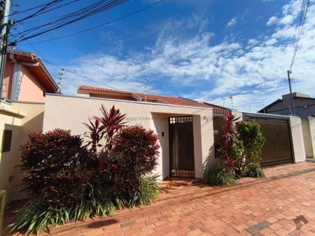 Casa-Térrea em Carandá Bosque I