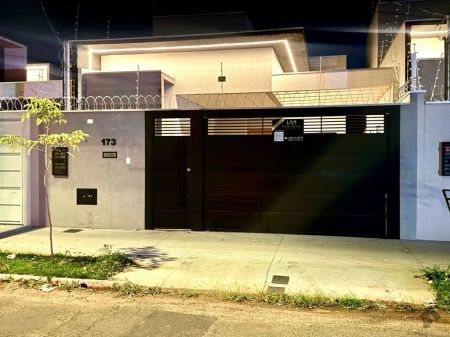Casa-Térrea em Vila Margarida
