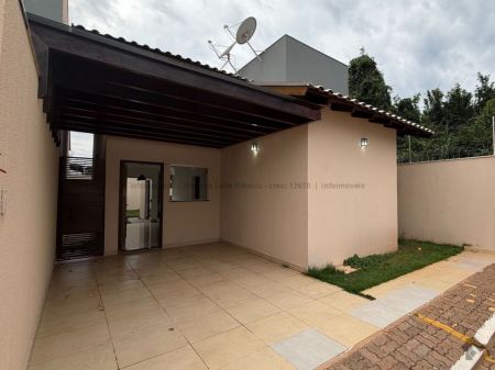 Casa-Térrea-Condomínio em Rita Vieira