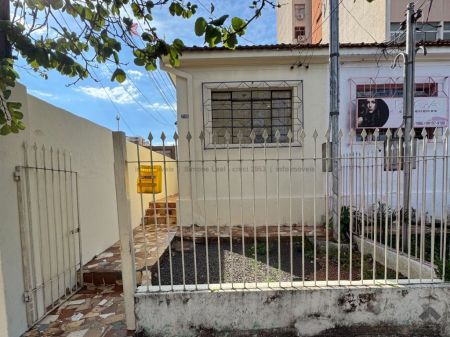 Casa-Térrea em Centro