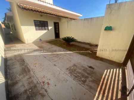 Casa-Térrea em Aero Rancho