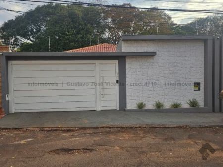 Casa-Térrea em Itanhangá Park