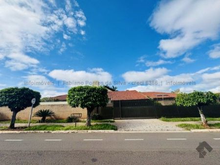 Casa-Térrea em Jardim Autonomista