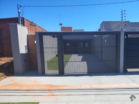 Casa-Térrea em Jardim Montevidéu