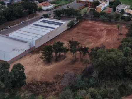 Área em Vila Donária