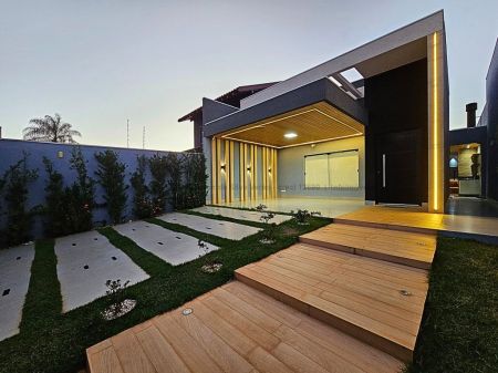 Casa-Térrea em Jardim TV Morena