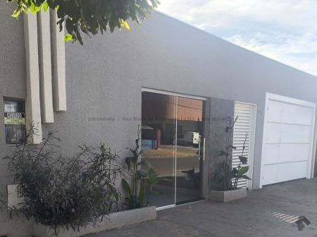 Casa Comercial em Vila Anahy