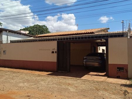 Casa-Térrea em Vila Eliane