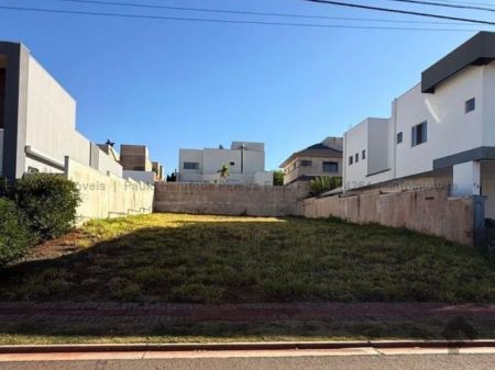 Terreno-Condomínio em Residencial Alphaville