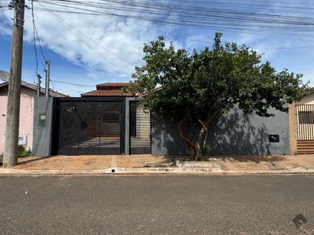 Casa-Térrea-Condomínio em Jardim Tarumã