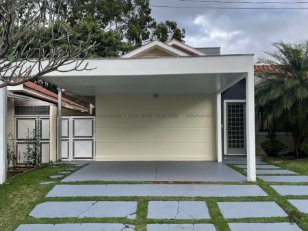 Casa-Térrea-Condomínio em Vila Planalto