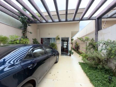 Casa-Térrea em Taquarussú
