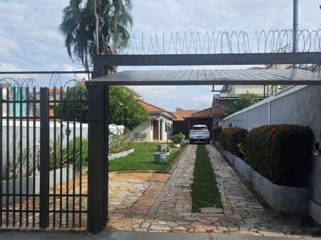 Casa-Térrea em Vila Nova Bandeirantes