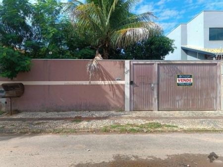 Casa-Térrea em Jardim Andreia