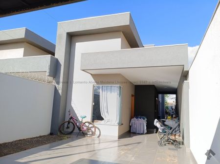 Casa-Térrea em Jardim São Conrado