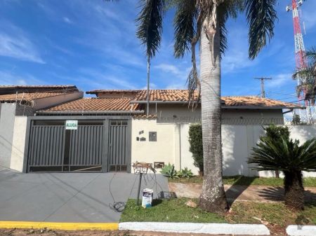 Casa-Térrea em Vila Carlota