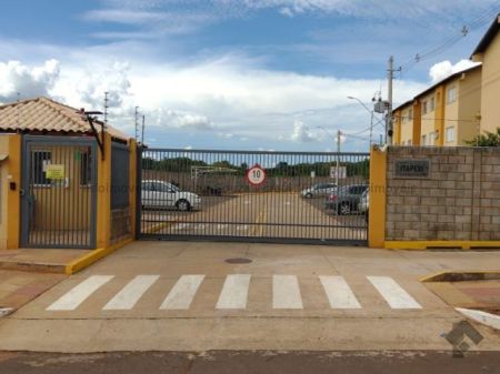 Apartamento em Centenário