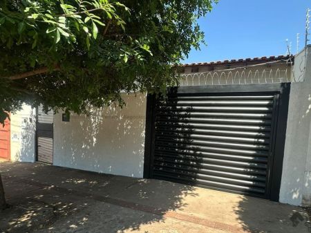 Casa-Térrea em Taquarussú