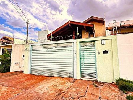 Casa-Térrea em Rita Vieira