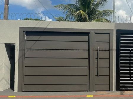 Casa-Térrea em Aero Rancho