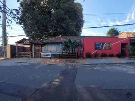 Casa Comercial em Cruzeiro