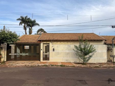 Casa-Térrea em Vila Vilas Boas