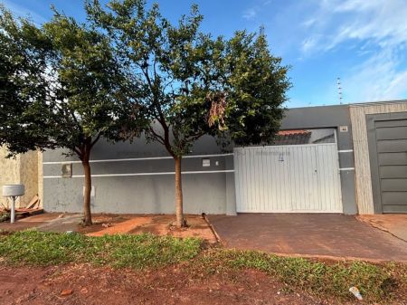 Casa-Térrea em Guanandi