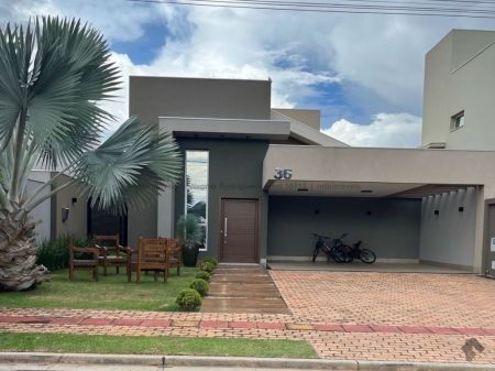 Casa-Térrea-Condomínio em Residencial Alphaville II