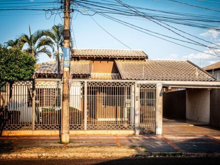 Casa-Térrea em Jardim Leblon